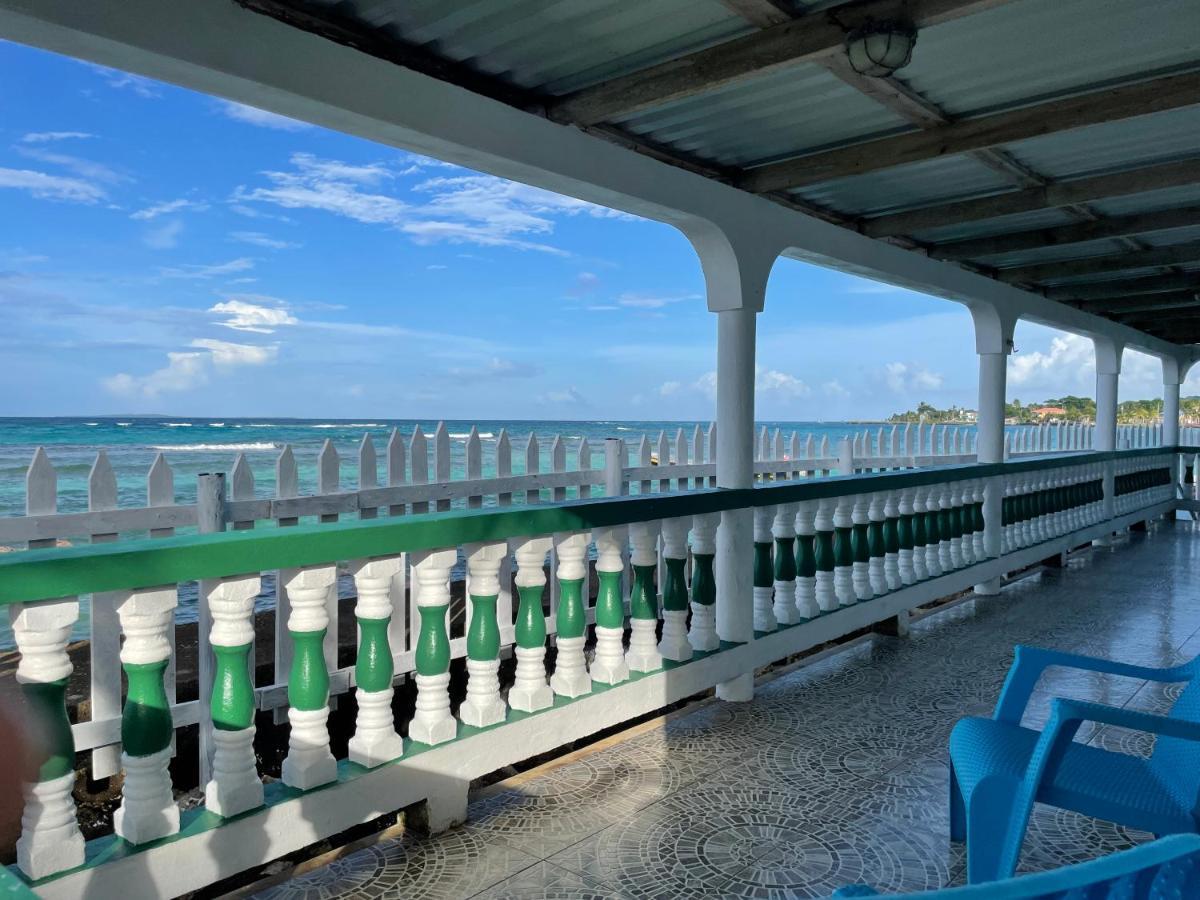 The Wave Hostel Corn Island Brig Bay المظهر الخارجي الصورة