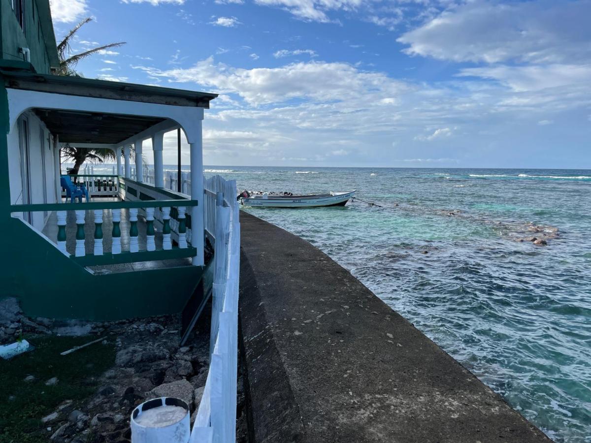 The Wave Hostel Corn Island Brig Bay المظهر الخارجي الصورة
