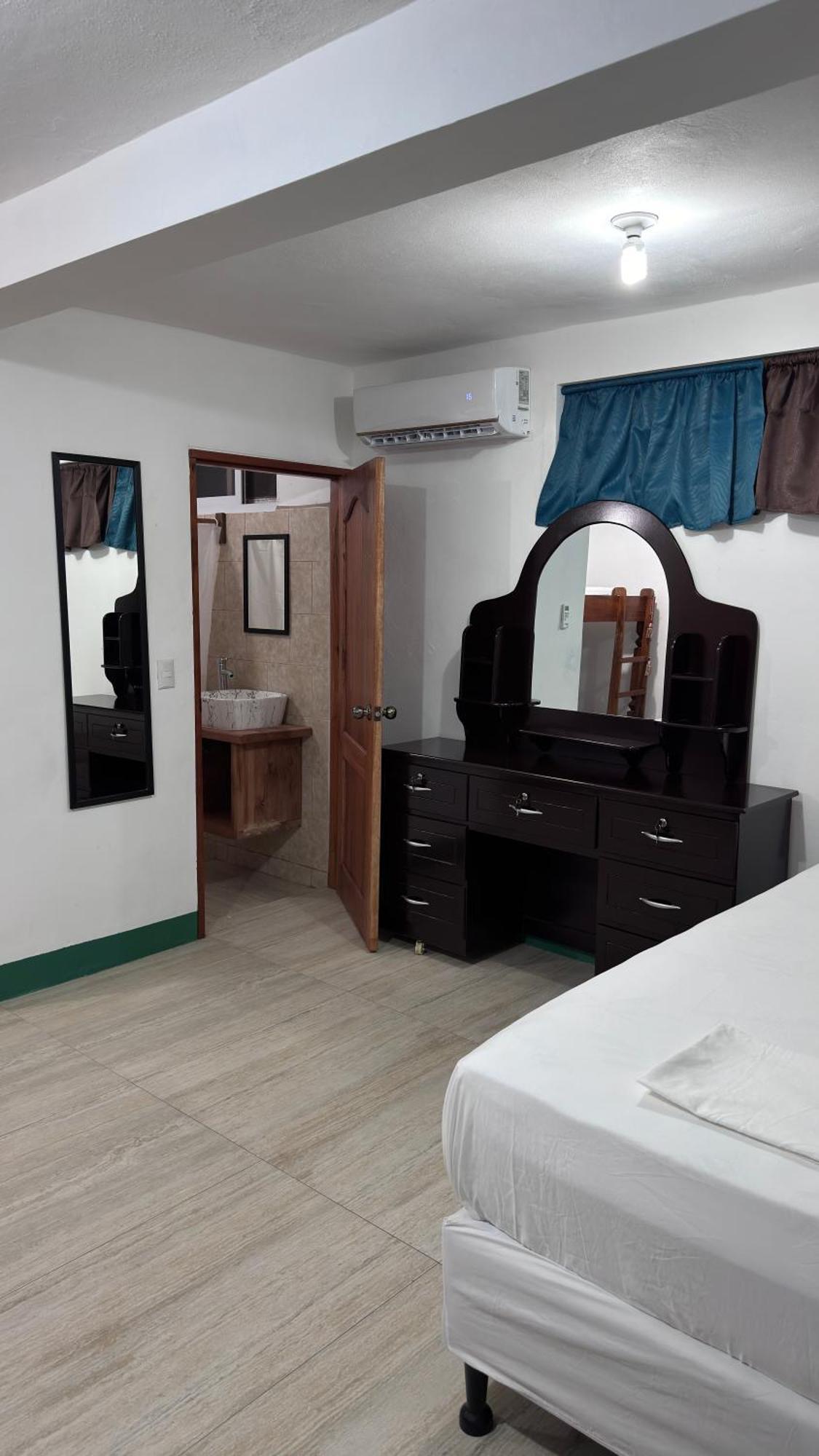 The Wave Hostel Corn Island Brig Bay المظهر الخارجي الصورة